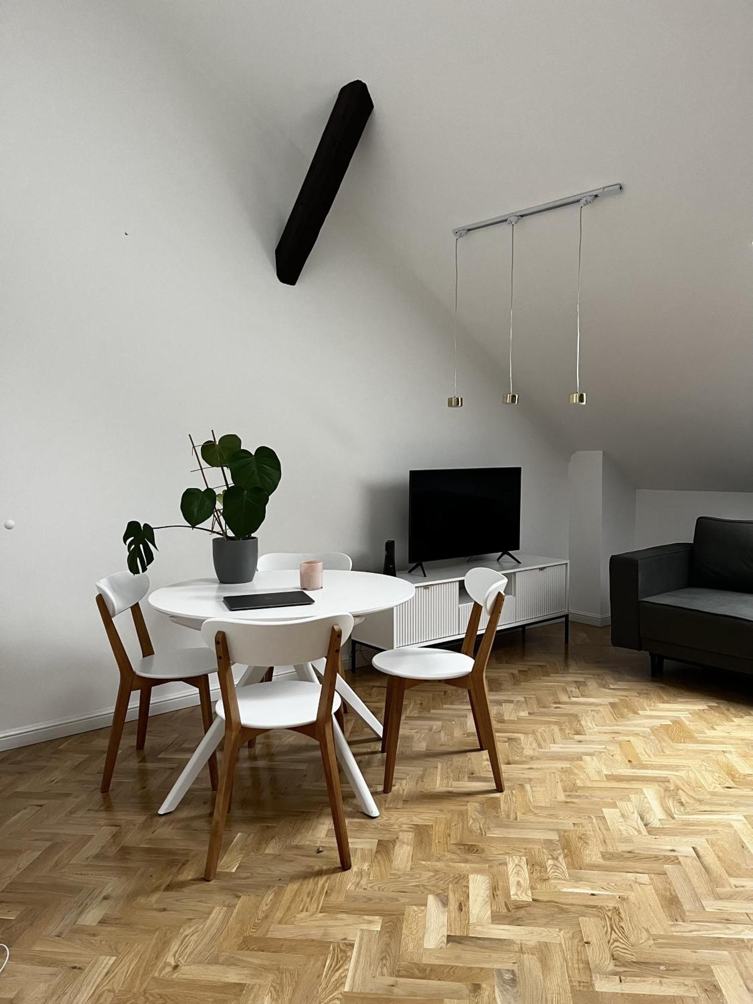 High Standard In Jewish District, Shared With Host Homestay